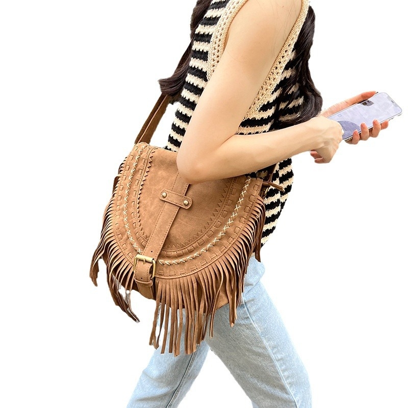 Ženska velúr torbica s resicama, crossbody, retro boemski etnički stil