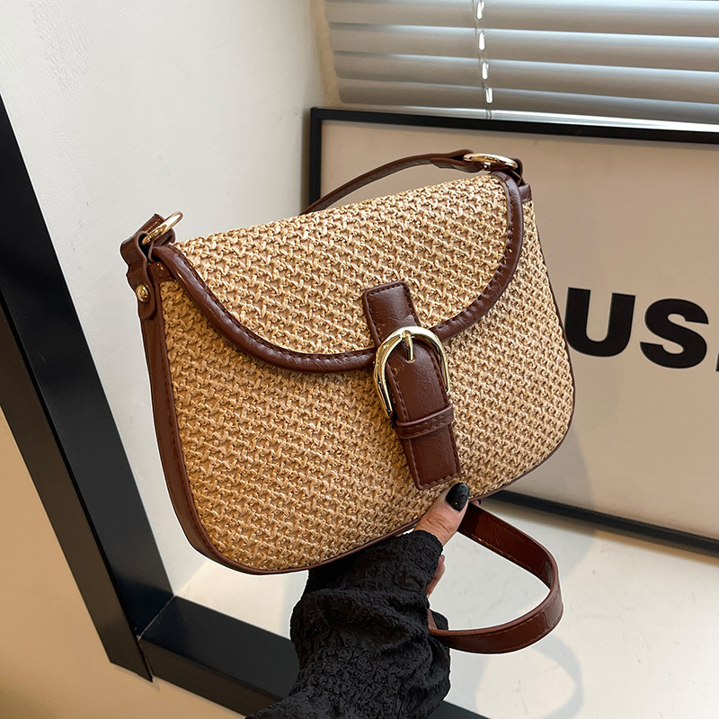 Korejska tkanina torbica tipa sedlo za žene, 2025 modna crossbody torbica s pletenim dizajnom od slame