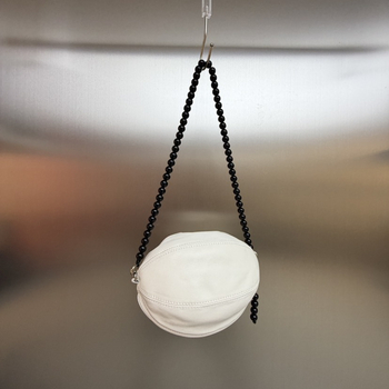 Carredo ženska torba od teleće kože s perlicama, ovalni oblik, mala, preko ramena ili crossbody, 2026 stil