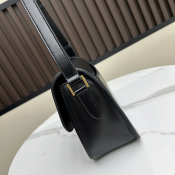 Yangshulin sedlasta torba, 2025 novi model, mala kvadratna crossbody torba s lancem, od prave kože, gradski minimalistički stil