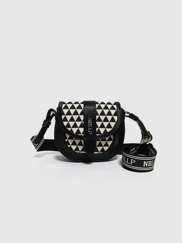 Ženska crno-bijela geometrijska sedlasta torba, svestrana crossbody torba, boutique dizajn, Instagram stil