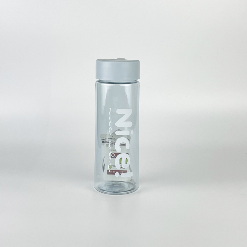 Sticlă de apă sport portabilă, design minimalist, din plastic rezistent la temperaturi înalte