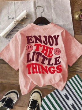 Gyerekeknek szóló rövid ujjú póló 'Enjoy the Little Things' feliratos printtel, laza szabás, kerek nyakú