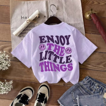 Gyerekeknek szóló rövid ujjú póló 'Enjoy the Little Things' feliratos printtel, laza szabás, kerek nyakú