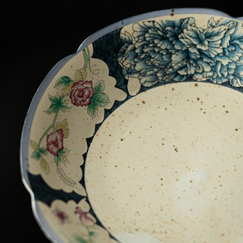 Set ceramic pentru ceai cu ceainic și cești, bază izolantă, tavă pentru gustări și tavă pentru infuzie uscată, motiv Fluture-Lilie