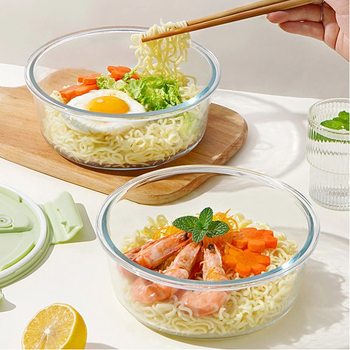 Kerek üveg ételhordó fedéllel, mikrohullámú sütőben használható, 800–1000 ml, irodai ebéd tartó