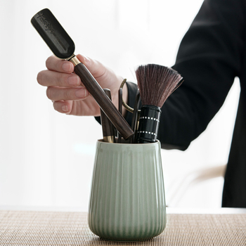 Set de ceai Gongfu din ceramică neagră cu ustensile din lemn – șase piese