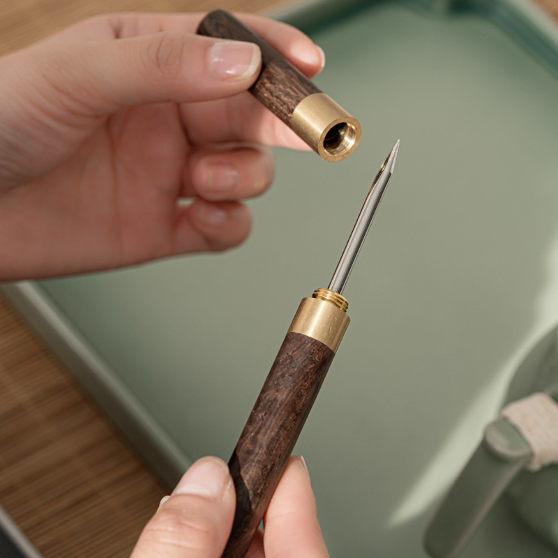 Set de ceai Gongfu din ceramică neagră cu ustensile din lemn – șase piese