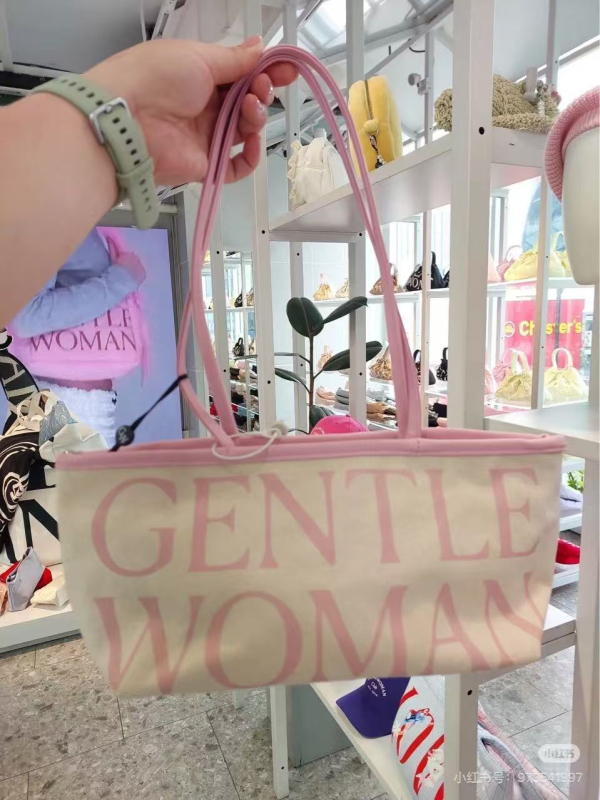 GentleWoman modna platnena torba s kontrastnim slovima, 2025 proljeće, torba za rame za mamu
