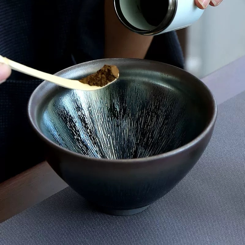 ceașcă de ceai Jian Kiln cu glazură oil-drop, dimensiune mare 12,5 cm, design cu fir auriu și dovleac atârnat