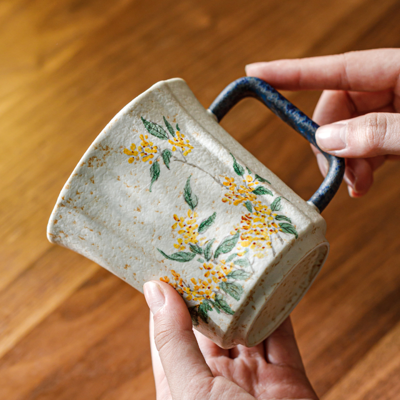 Ceașcă din porțelan alb-albastru cu motiv Osmanthus roșu pictat manual, ceramică pentru uz casnic, cafea și birou