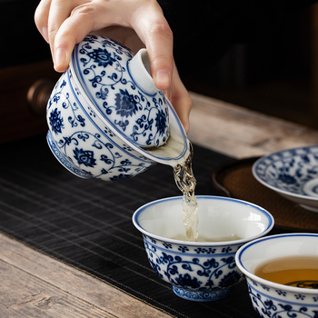 Lotus albastru-alb: set de ceai cu capac, trei piese, ceramic Gongfu stil