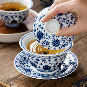 Lotus albastru-alb: set de ceai cu capac, trei piese, ceramic Gongfu stil