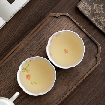 Ceșă de ceai ceramică pictată manual, cu floare de litchi, sub glazură