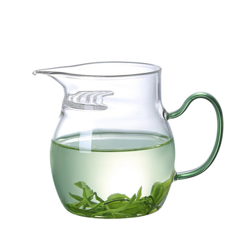 Căniță de ceai din sticlă transparentă, în formă de semilună, cu filtru și sită integrate, pereți groși, rezistentă la impact.