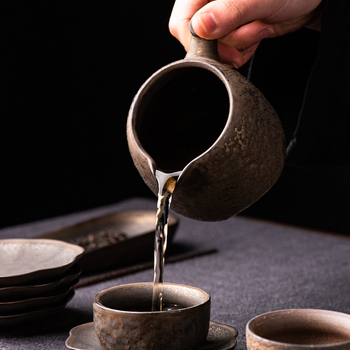 Set de ceai japonez, lucrat manual, ceramică vintage cu glazură de fier aurie, cu mâner, recipient pentru distribuția ceaiului și o cană potrivită