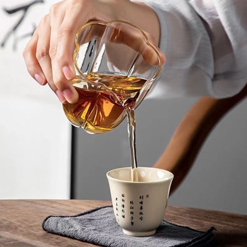 Set de ceai din sticlă groasă, cu ceașcă în formă de floare de prune și divizor de ceai din sticlă, lucrat manual, stil japonez, premium, rezistent la căldură