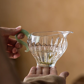 Ceșuță de sticlă cu mâner pentru turnare uniformă, divizor termorezistent pentru ceai, set Kung Fu de ceai cu motiv floare de prune, pahar transparent din borosilicatat înalt
