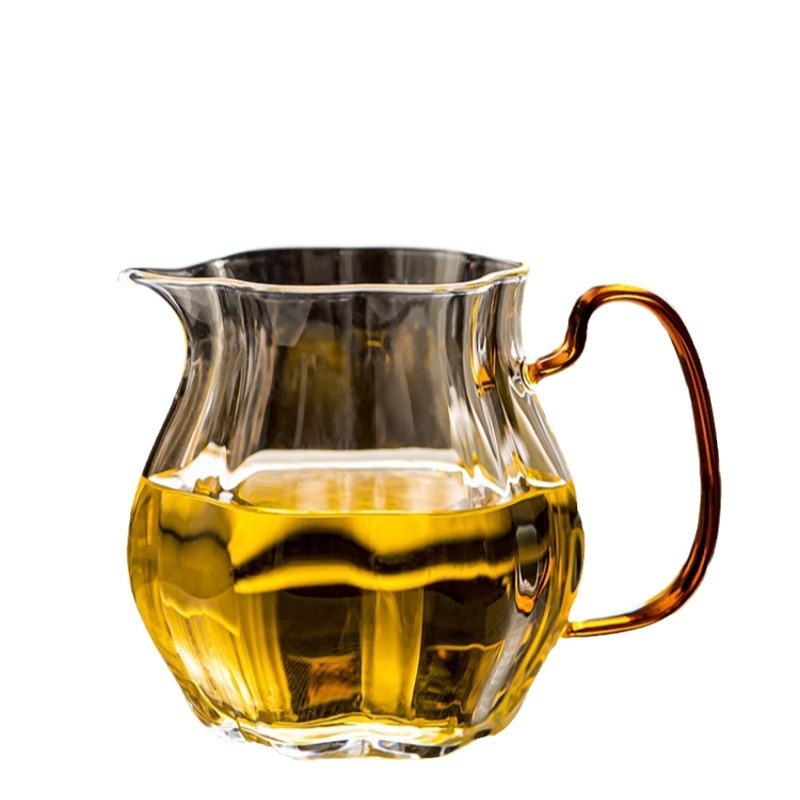 Pahar din sticlă borosilikată înaltă, mâner verde transparent; ceașcă de ceai echitabilă; divizor pentru ceai; set de ceai; economisire a apei; aranjament cu flori