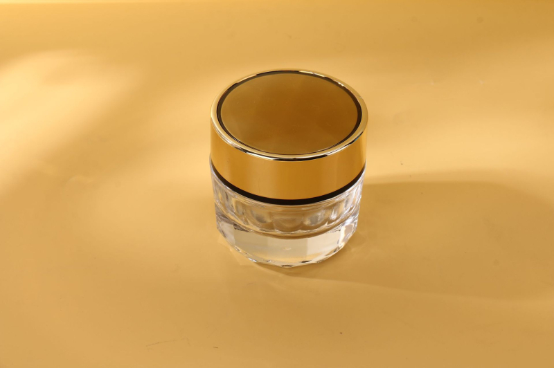 Prozirna staklena boca s pumpom za kozmetiku i njegu kože, kapaciteti 30 ml, 50 ml ili 100 ml