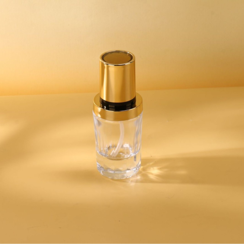 Prozirna staklena boca s pumpom za kozmetiku i njegu kože, kapaciteti 30 ml, 50 ml ili 100 ml