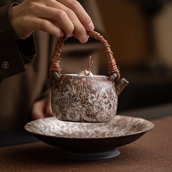 Ceainic din ceramică cu model floral și finisaj argintiu, mâner din ratán, lux retro pentru uz casnic, set Gongfu ceai, o cană