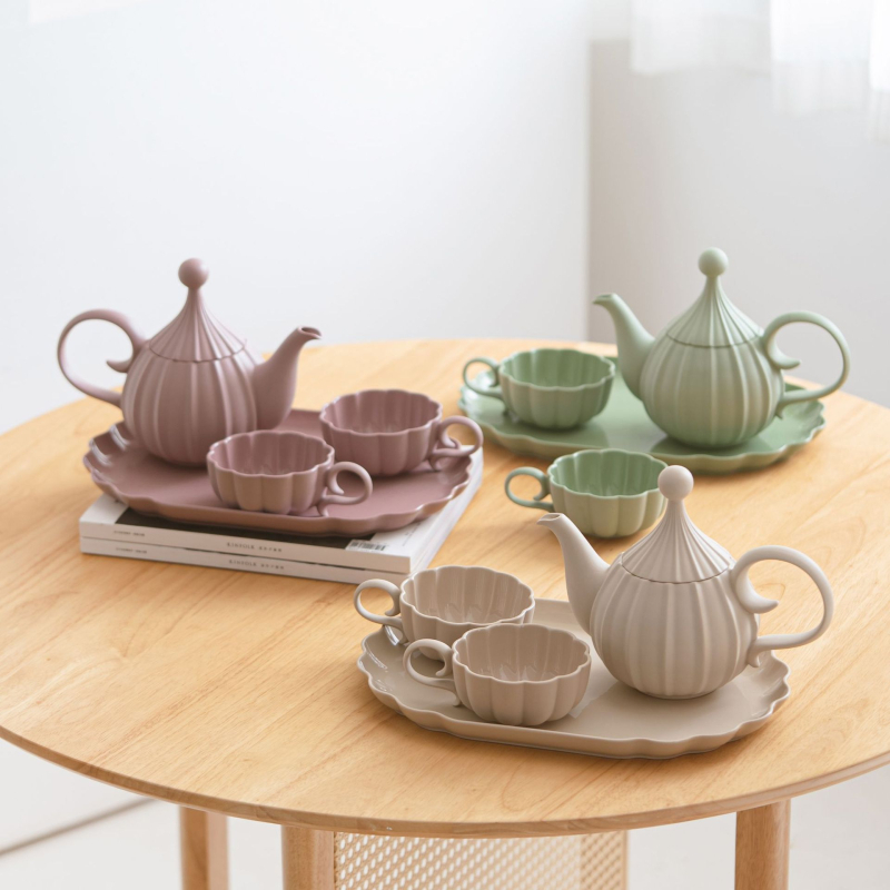 Set de ceai ceramic minimalist cu tava, ceainic și cești pentru două persoane, rezistent la căldură, cadou modern pentru casă sau hotel.