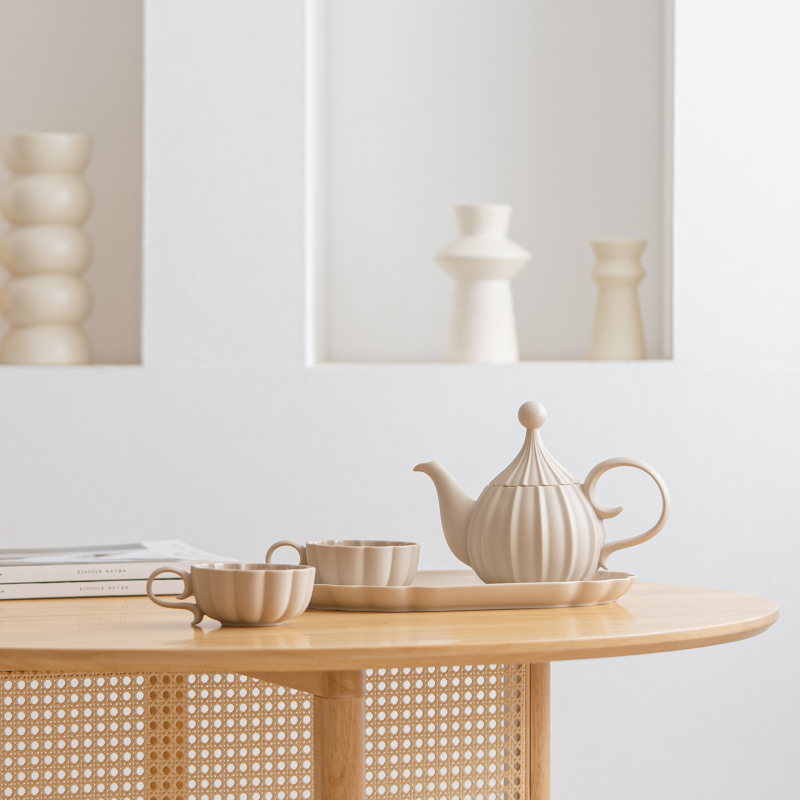 Set de ceai ceramic minimalist cu tava, ceainic și cești pentru două persoane, rezistent la căldură, cadou modern pentru casă sau hotel.