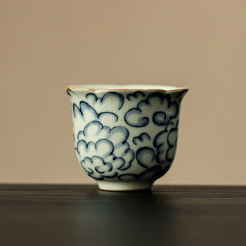 În stil antic, ceașcă de ceai ceramică Ru kiln cu margine florală, pentru uz casnic, ceașcă personală de ceai și degustare, glazură crăpată, potrivită pentru Gongfu, o singură ceașcă