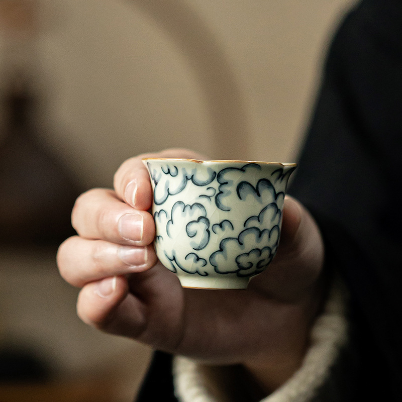 În stil antic, ceașcă de ceai ceramică Ru kiln cu margine florală, pentru uz casnic, ceașcă personală de ceai și degustare, glazură crăpată, potrivită pentru Gongfu, o singură ceașcă