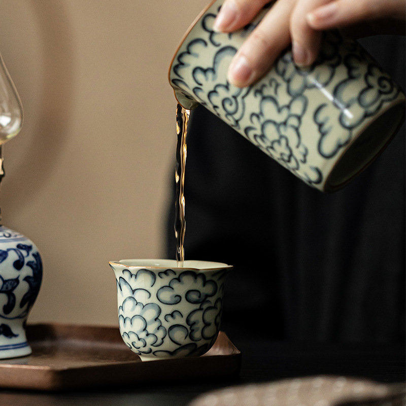 În stil antic, ceașcă de ceai ceramică Ru kiln cu margine florală, pentru uz casnic, ceașcă personală de ceai și degustare, glazură crăpată, potrivită pentru Gongfu, o singură ceașcă