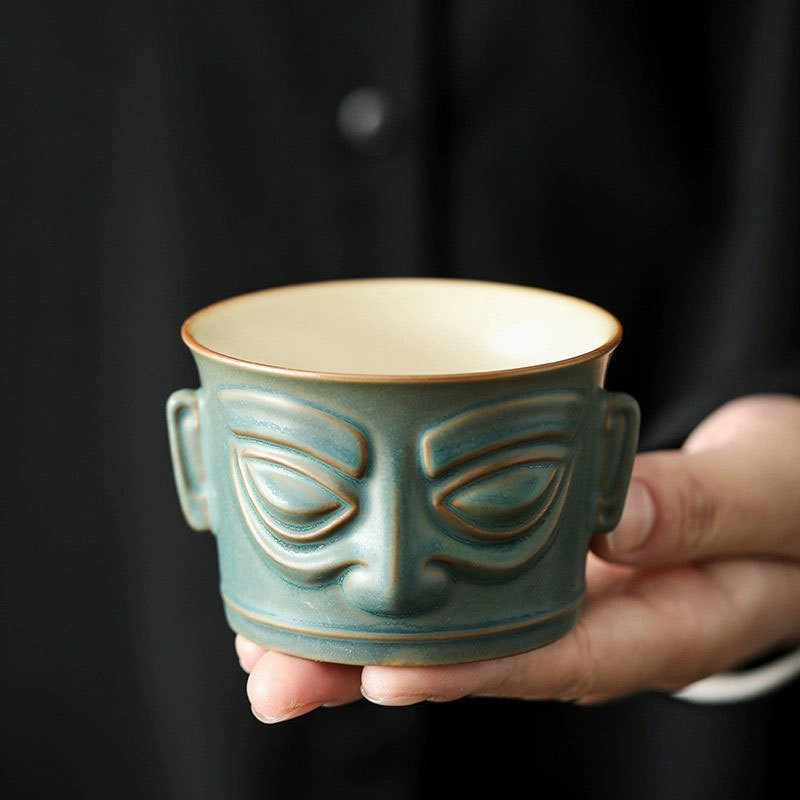 Ceașcă ceramică kung-fu cu mască din bronz Sanxingdui, stil retro chinezesc