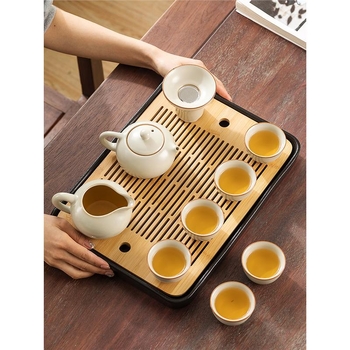 Set ceramic de ceai cu filtru din ceramică, sită și separare a apei — toate într-un singur aparat