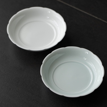 Set ceramic de ceai cu design de petale: suport pentru ceainic, suporturi pentru cești, farfurie pentru fructe și accesorii pentru ceremonia ceaiului
