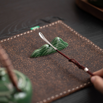 Set ceramic pentru ceremonia ceaiului: suport pentru pix, suport pentru capacul ceainicului, ornament decorativ în formă de stâncă și suport pentru lingurița de matcha