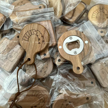 Deschizător de sticle din lemn de acacia - portabil și pliabil, magnet pentru frigider