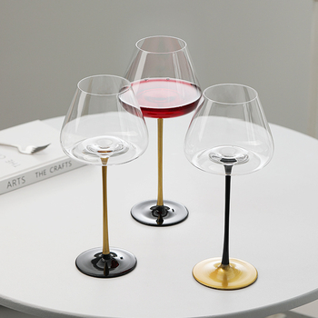 Pahar de vin roșu negru-auriu, cu finisaj gradient transparent, fund concav, vopsire cu pulverizare, picior înalt
