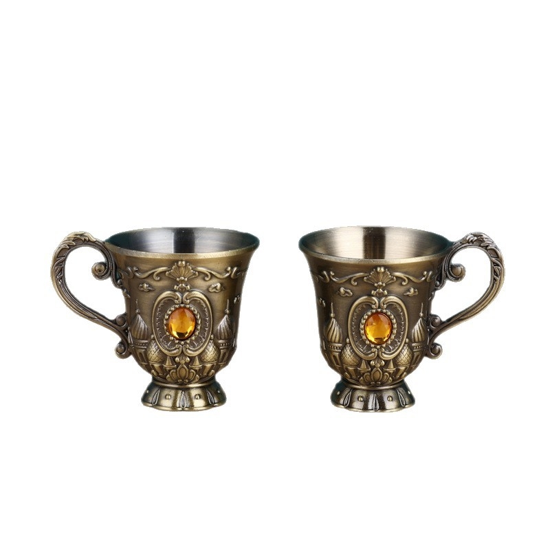 Pahar de lichior în stil european vintage, un singur pahar, decor metalic retro