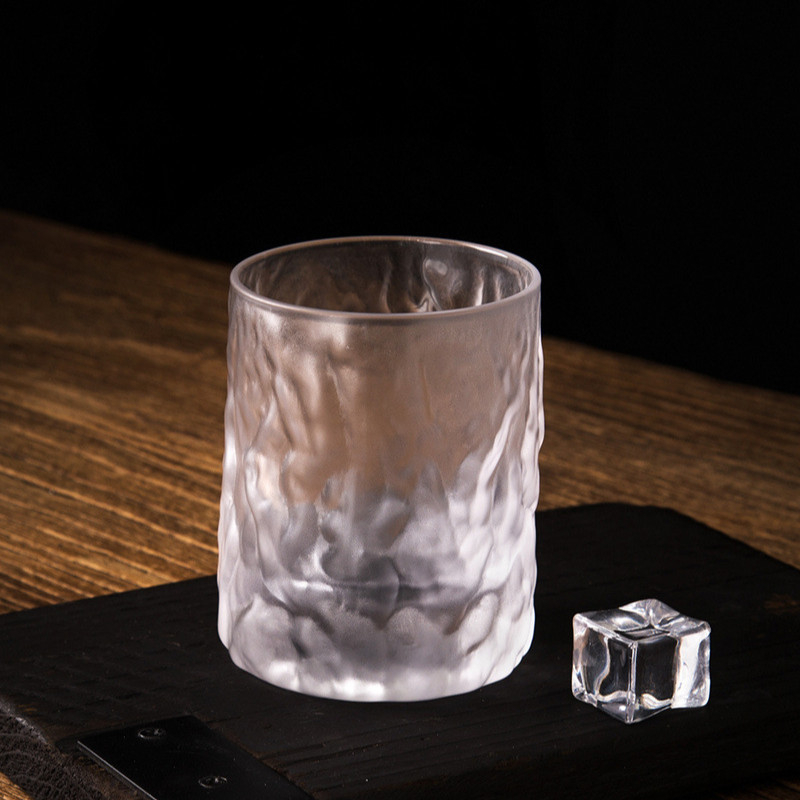 Pahar de whisky din cristal, cu textură ciocănită, pentru uz casnic