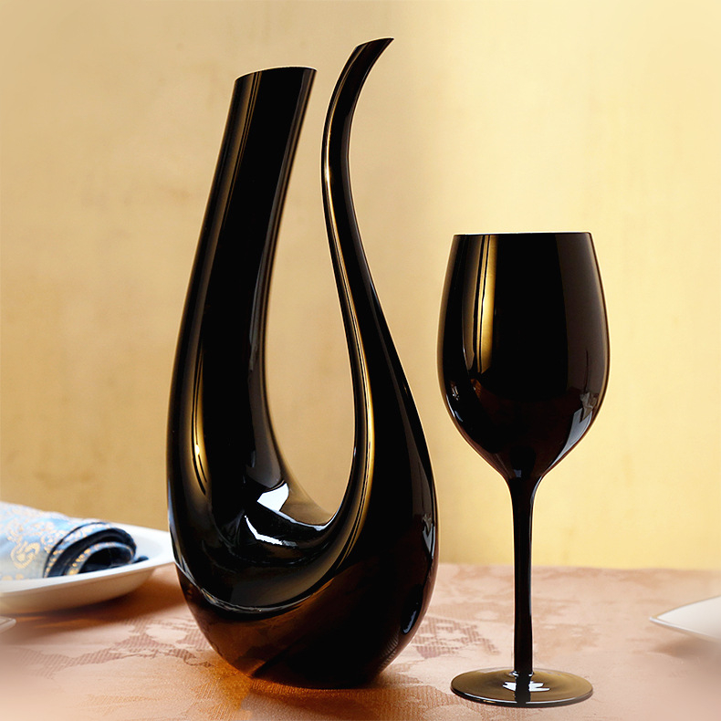 Decantor negru în formă de U, din cristal, cu set de pahare pentru vin roșu