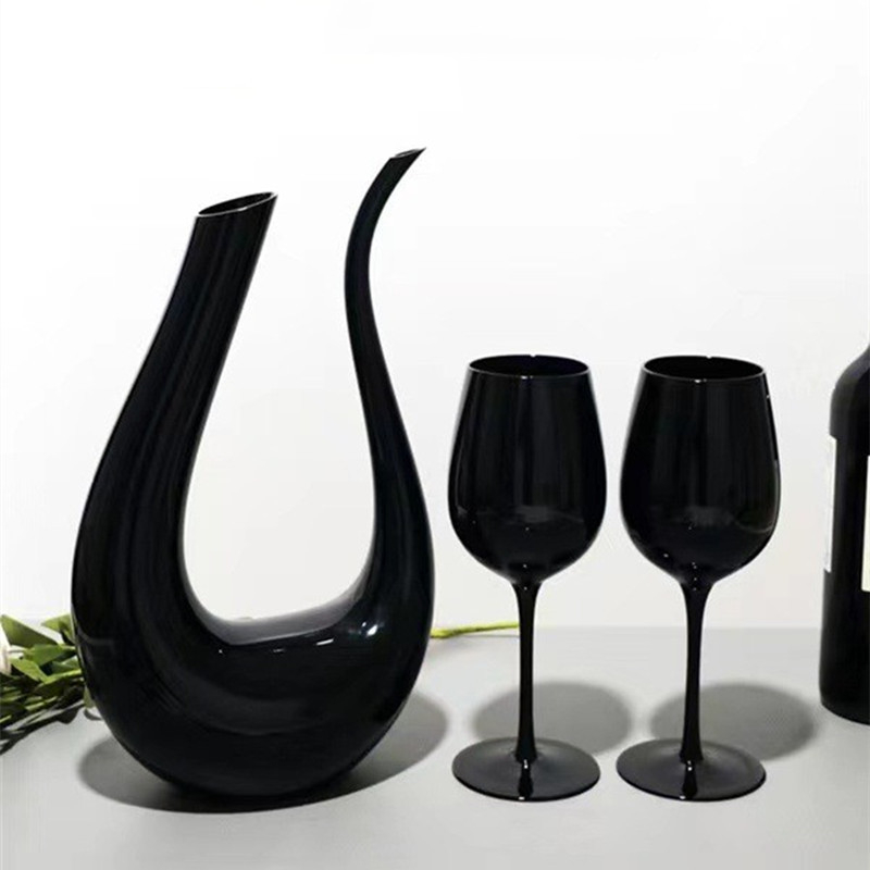 Decantor negru în formă de U, din cristal, cu set de pahare pentru vin roșu