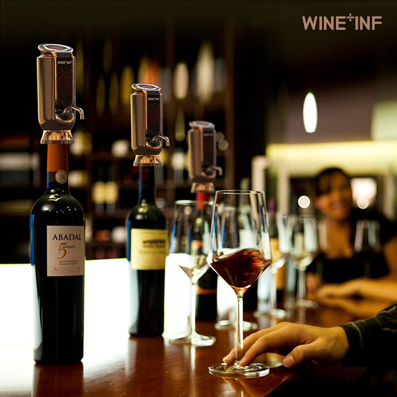 WINF+INF Decantor electric automat pentru vin, oțel inoxidabil, capacitate peste 1000 ml, negru, cutie cadou