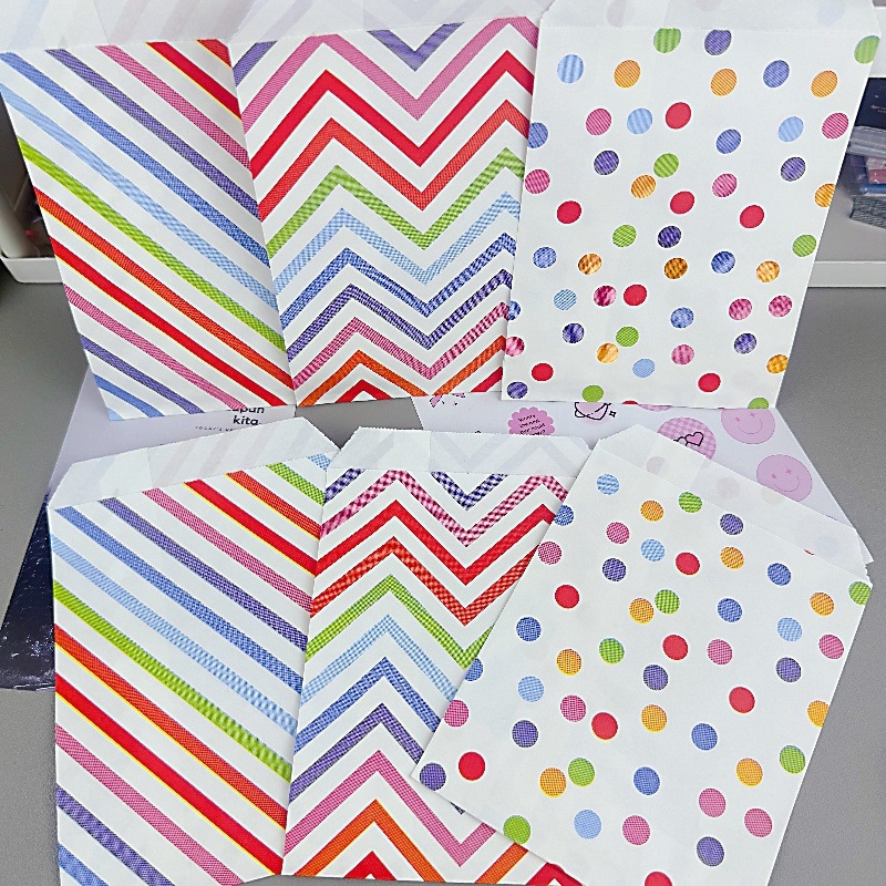 Pungi din hârtie Kraft colorate cu fundă conică, modele în valuri și buline, de unică folosință, pentru ambalare de petreceri, gustări, bomboane și produse de patiserie (12x17 cm)