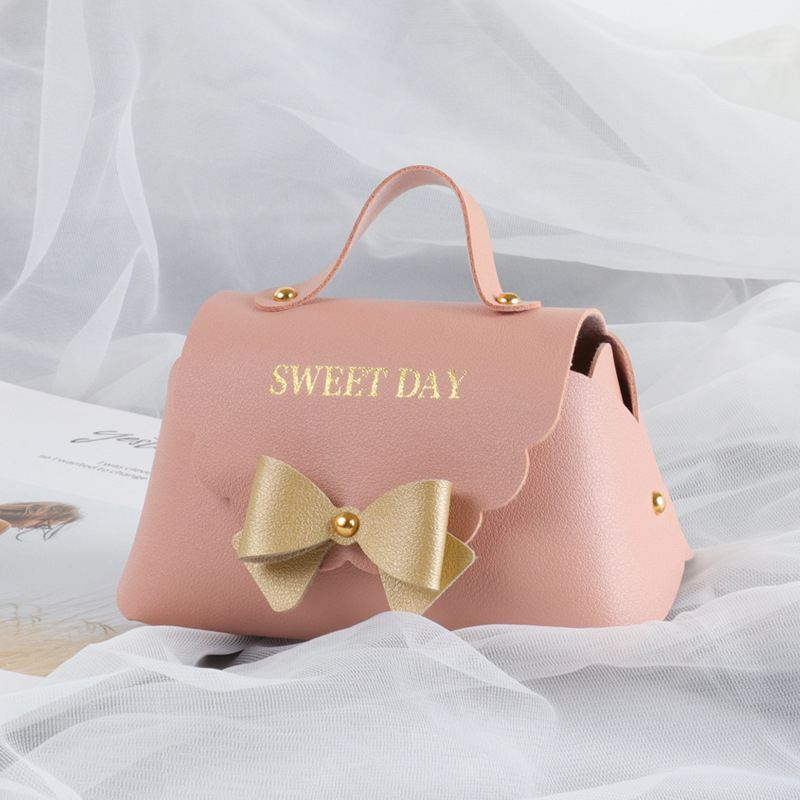 Cutie de bomboane din piele pentru nuntă, cutie de cadouri portabilă, dimensiuni 7×13×8 cm, model 2022