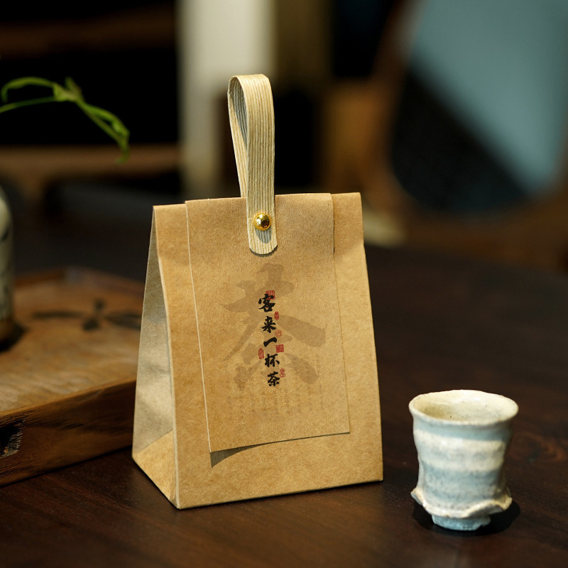 Cutie de ceai din carton Kraft – cadou pentru ceai alb, verde și negru, cu punguțe mici de ceai