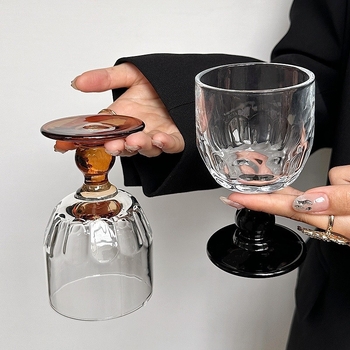 Pahar elegant pentru vin roșu și șampanie, înalt din sticlă, stil retro