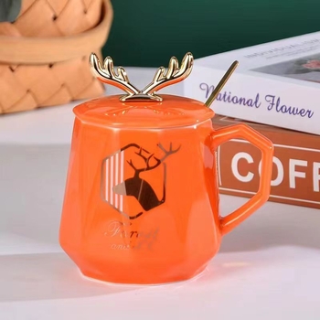 Cană ceramică de Crăciun cu capac și corn de cerb — accesorii animale creative