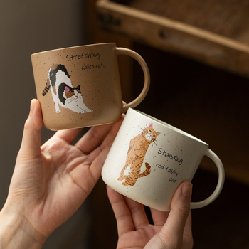 Cană ceramică cu pisică calico drăguță