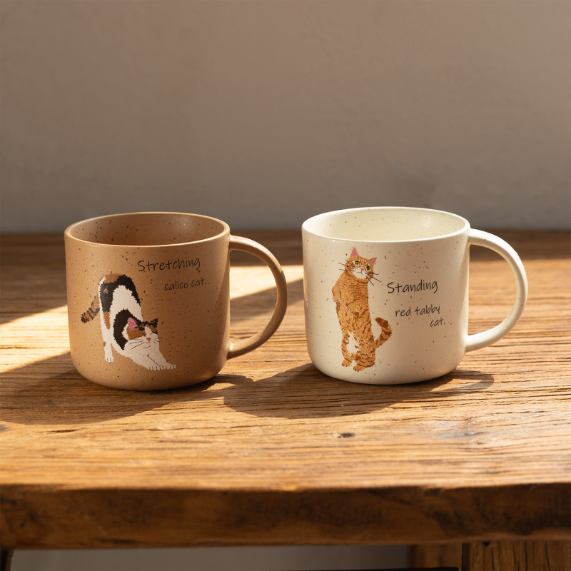 Cană ceramică cu pisică calico drăguță