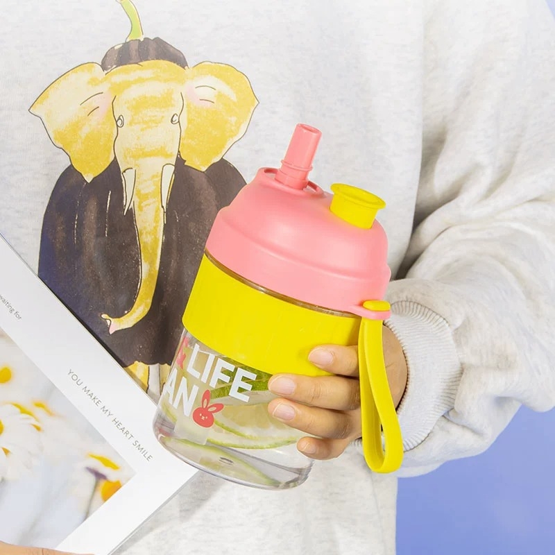 Sticlă de apă personalizată, cu pai, din plastic, portabilă pentru elevi, design desen animat